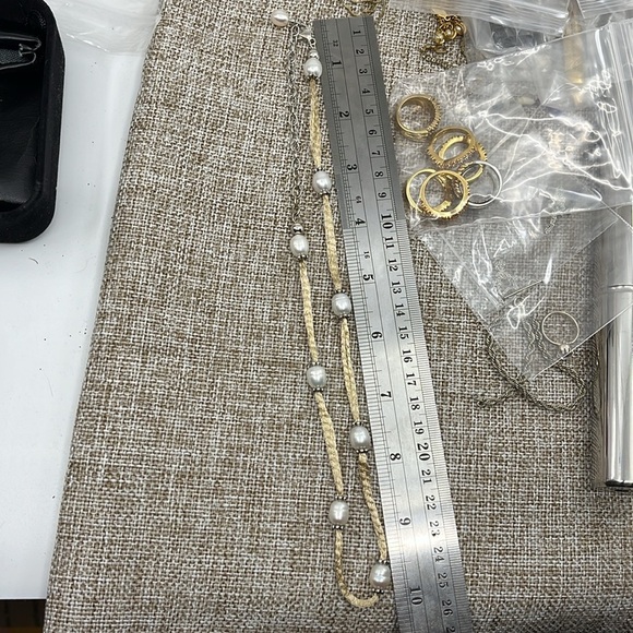 Vintage Honora Pearl Adjustable Necklace with Intricate Beige Mesh Sections - Picture 12 of 12